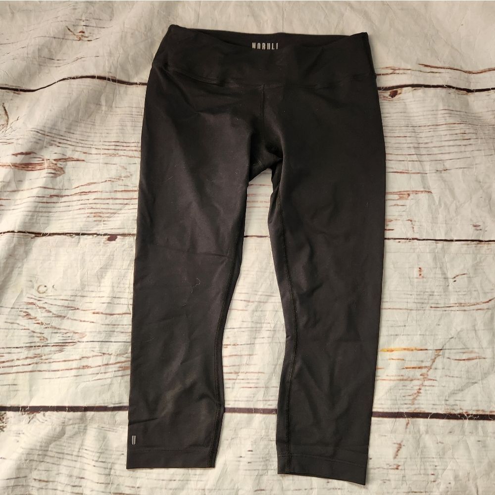 Nobull Mid Rise Matte Capri Leggings Size Medium